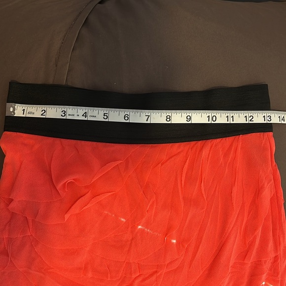 Express mini scalloped skirt - Picture 4 of 7